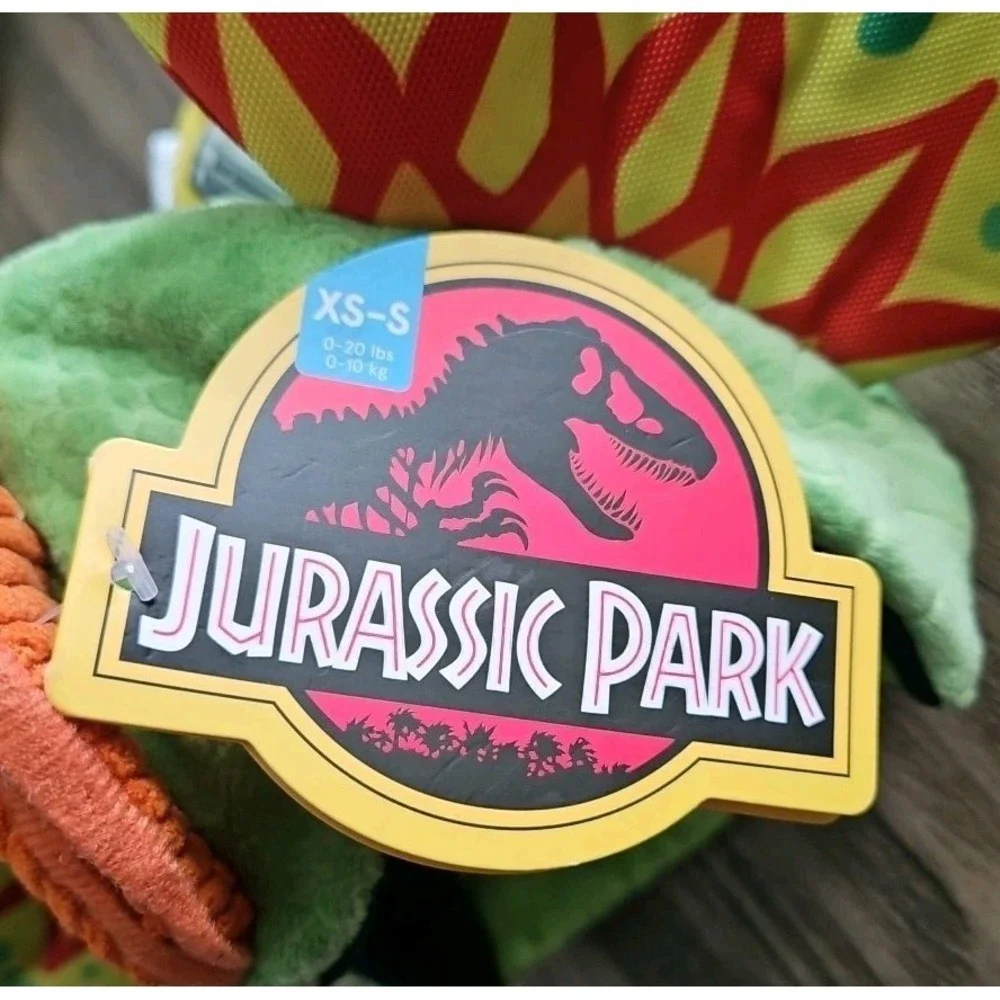 Jurassic Park World BarkBox Dilophosaurus Spittin' Image Dino Collar Toy XS/S